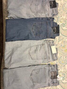 American Eagle Jeans - new with tags